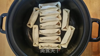 三鲜锅贴：温馨的周末亲子餐的做法步骤：2