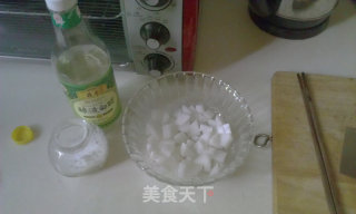 酸辣萝卜炒鸡杂的做法步骤：2