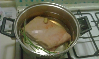 脆皮烧肉的做法步骤：2
