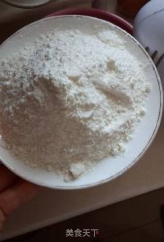 三朵姐妹花纸杯蛋糕的做法步骤：3