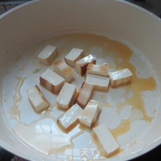 香菇煮丸子的做法步骤：3