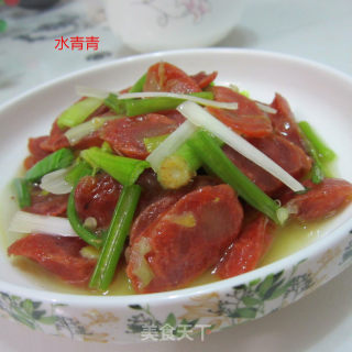 大蒜芹菜炒香肠的做法步骤：9