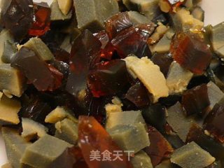 韭菜花炒皮蛋  ♥ 肉末下饭菜 4的做法步骤：2