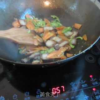 腊肉红萝卜片的做法步骤：8