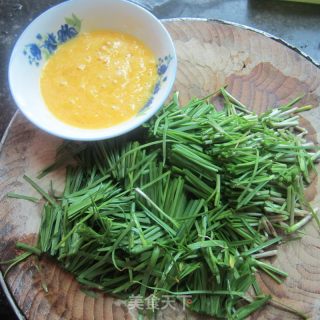 韭菜鸡蛋饼的做法步骤：2