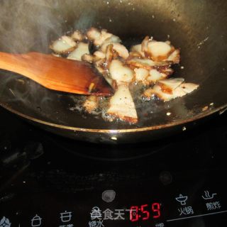 腊肉鱿鱼丝的做法步骤：3