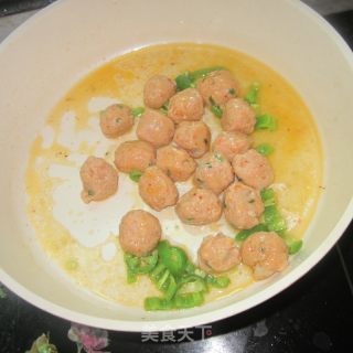 青椒炒肉丸的做法步骤：7