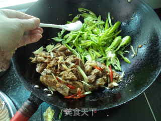 米椒烧羊肉的做法步骤：10