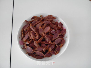 西芹炒鸡胗的做法步骤：2