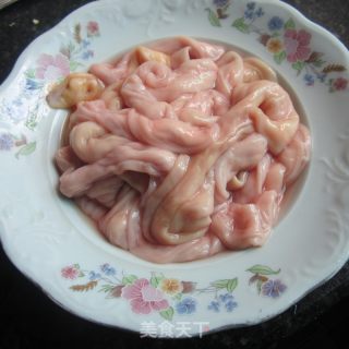 麻辣小肠香锅的做法步骤：1