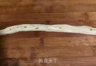 丝丝葱油饼的做法步骤：10