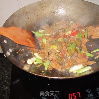 酸辣椒芹菜炒猪肝的做法步骤：10