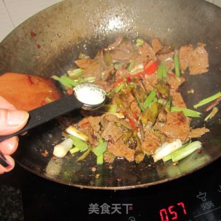 酸辣椒芹菜炒猪肝的做法步骤：11
