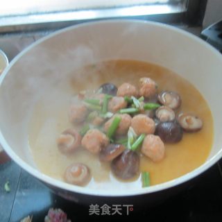 咖喱丸子煮煮香菇的做法步骤：7