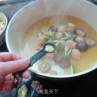 咖喱丸子煮煮香菇的做法步骤：8