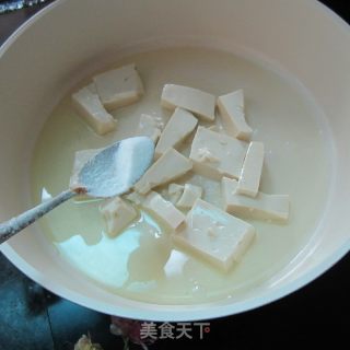 芹菜豆腐的做法步骤：3