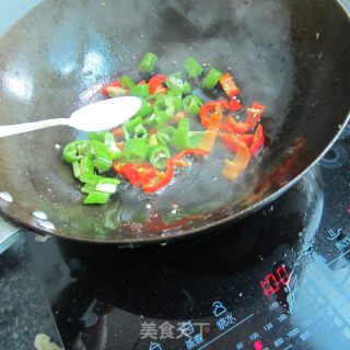 鱼香双椒叉烧肉的做法步骤：4