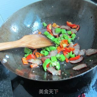 鱼香双椒叉烧肉的做法步骤：9