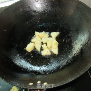 土豆炒牛腩的做法步骤：4