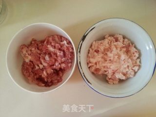 红烧狮子头的做法步骤：1