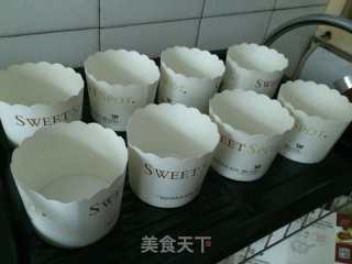 草莓奶油马芬蛋糕的做法步骤：2