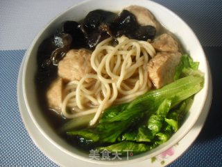 木耳肉丸煮面的做法步骤：7