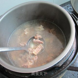 洋葱烧牛腩的做法步骤：4