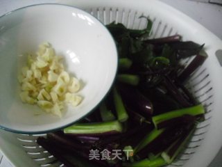 腊肉炒红菜苔的做法步骤：3