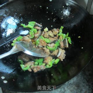 孜然青椒驴肉的做法步骤：9
