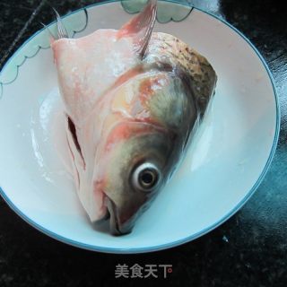 葱香鱼头汤的做法步骤：1