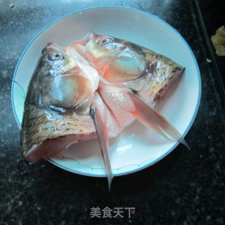 葱香鱼头汤的做法步骤：2