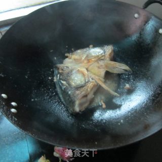 葱香鱼头汤的做法步骤：5