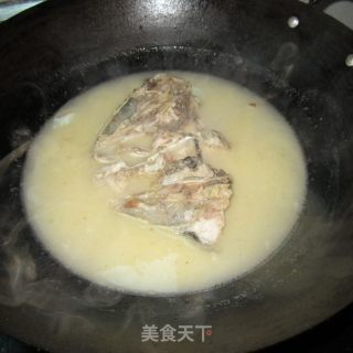 葱香鱼头汤的做法步骤：8