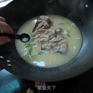 葱香鱼头汤的做法步骤：10