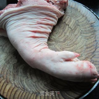 酱香猪脚的做法步骤：1