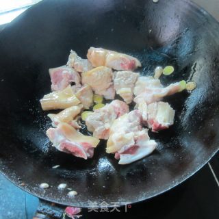 酱香猪脚的做法步骤：4