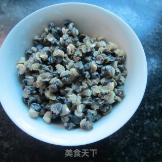 酸豆角炒螺肉的做法步骤：1