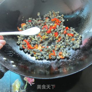 酸豆角炒螺肉的做法步骤：8