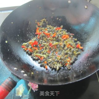 酸豆角炒螺肉的做法步骤：12