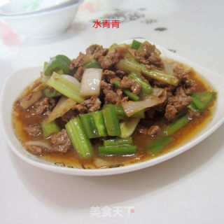 西芹洋葱炒牛肉的做法步骤：12