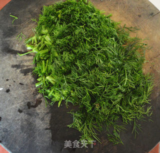咸蛋瘦肉茴香汤的做法步骤：3