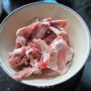 卤鸭架的做法步骤：1
