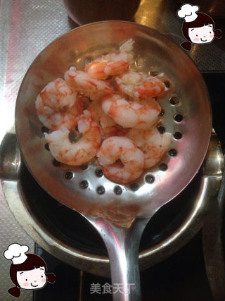 仙草阁私房菜（异国风情）--色艺俱全（草莓鲜虾沙拉）的做法步骤：5