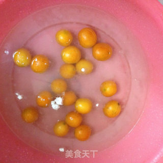 糖渍金桔的做法步骤：2