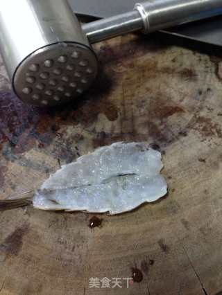 蒜蓉粉丝蒸虾的做法步骤：1