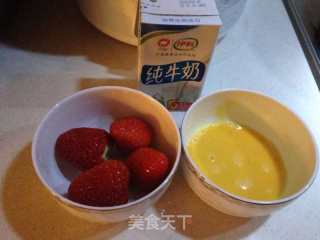 草莓牛奶布丁的做法步骤：1