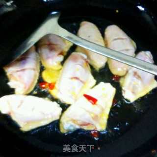 红烧鸡翅的做法步骤：2