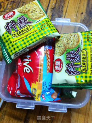 消耗淡奶油的良方——木糠杯的做法步骤：1