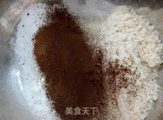甜甜蜜蜜之巧克力马卡龙的做法步骤：2