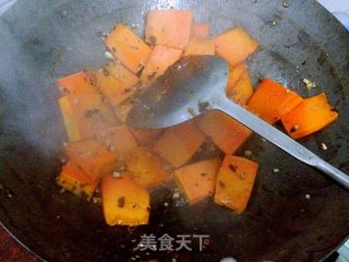 蒜蓉豆豉焖南瓜的做法步骤：4